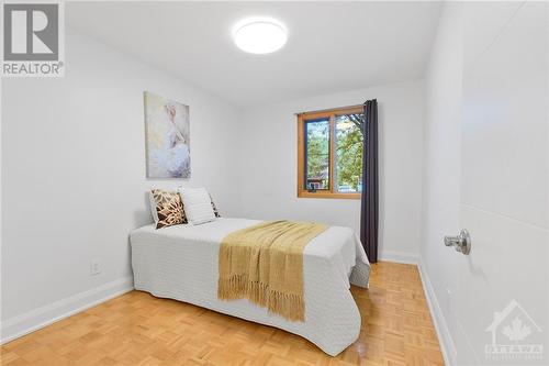 661 La Verendrye Drive, Beacon Hill North - South And Area (2102 - Beacon Hill North), ON - Indoor Photo Showing Bedroom