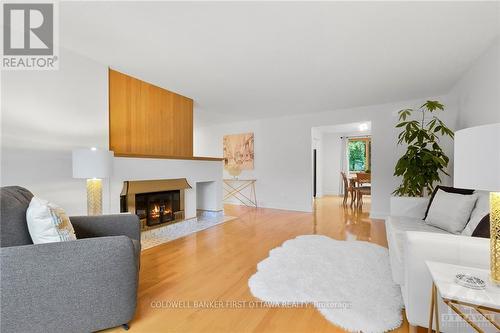 661 La Verendrye Drive, Ottawa, ON - Indoor Photo Showing Living Room With Fireplace