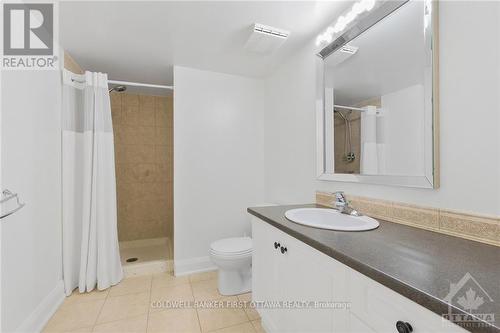 661 La Verendrye Drive, Ottawa, ON - Indoor Photo Showing Bathroom