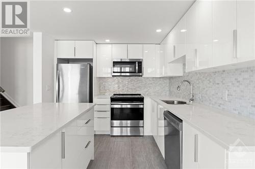 80 Cherry Blossom Private, Ottawa, ON - Indoor Photo Showing Kitchen With Stainless Steel Kitchen With Upgraded Kitchen