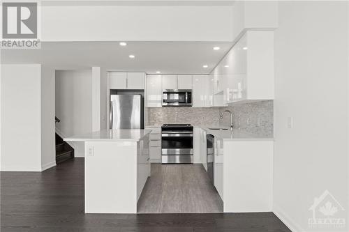 80 Cherry Blossom Private, Ottawa, ON - Indoor Photo Showing Kitchen With Stainless Steel Kitchen With Upgraded Kitchen