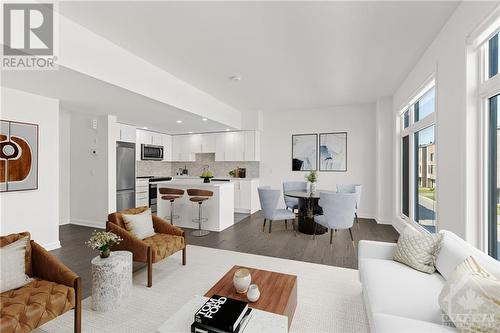 80 Cherry Blossom Private, Ottawa, ON - Indoor Photo Showing Living Room