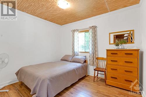 447 Hardwood Ridge Road, Lanark Highlands, ON - Indoor Photo Showing Bedroom