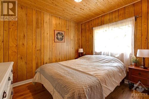 447 Hardwood Ridge Road, Lanark Highlands, ON - Indoor Photo Showing Bedroom