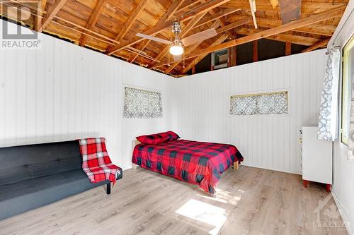 447 Hardwood Ridge Road, Lanark Highlands, ON - Indoor Photo Showing Bedroom