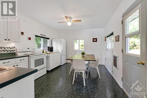 447 Hardwood Ridge Road, Lanark Highlands, ON - Indoor Photo Showing Kitchen