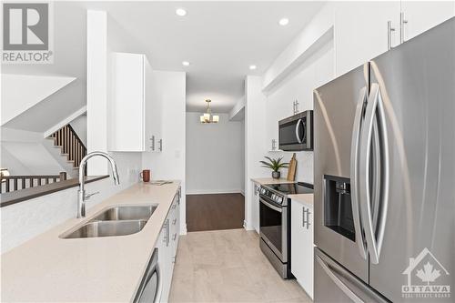 966 Brian Good Avenue, Ottawa, ON - Indoor Photo Showing Kitchen With Double Sink With Upgraded Kitchen