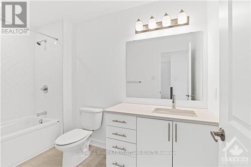 966 Brian Good Avenue, Ottawa, ON - Indoor Photo Showing Bathroom