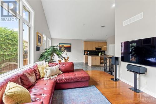 144 Tapadero Avenue, Stittsville, ON - Indoor Photo Showing Living Room