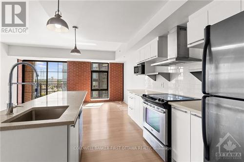 810 - 555 Anand, Ottawa, ON - Indoor Photo Showing Kitchen With Stainless Steel Kitchen With Upgraded Kitchen