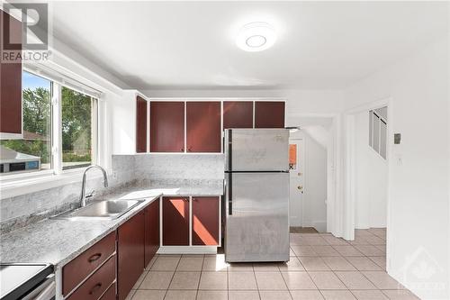 814 Baseline Road, Ottawa, ON - Indoor Photo Showing Kitchen