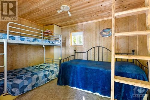 365 Hardwood Ridge Road, Lanark Highlands, ON - Indoor Photo Showing Bedroom