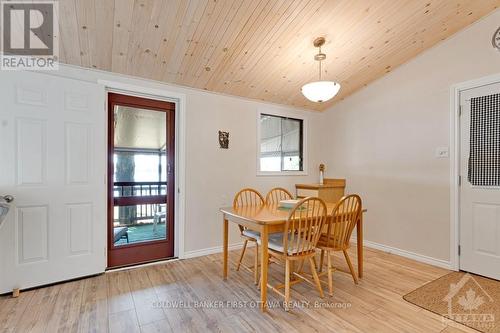 365 Hardwood Ridge Road, Lanark Highlands, ON - Indoor Photo Showing Dining Room