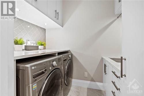 10 Leaver Avenue, Ottawa, ON - Indoor Photo Showing Laundry Room