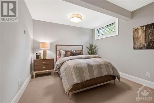 10 Leaver Avenue, Ottawa, ON - Indoor Photo Showing Bedroom