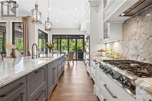 10 Leaver Avenue, Ottawa, ON - Indoor Photo Showing Kitchen With Upgraded Kitchen