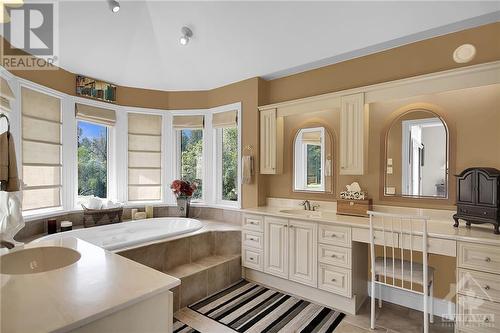 6068 James Bell Drive, Ottawa, ON - Indoor Photo Showing Bathroom