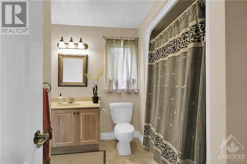 6068 James Bell Drive, Ottawa, ON - Indoor Photo Showing Bathroom