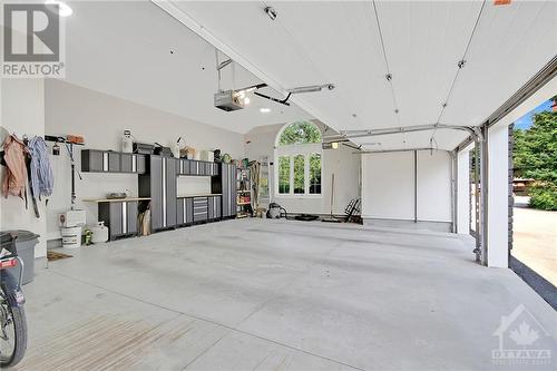 6068 James Bell Drive, Ottawa, ON - Indoor Photo Showing Garage