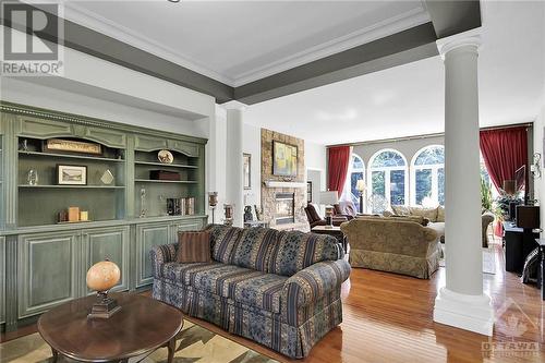 6068 James Bell Drive, Ottawa, ON - Indoor Photo Showing Living Room