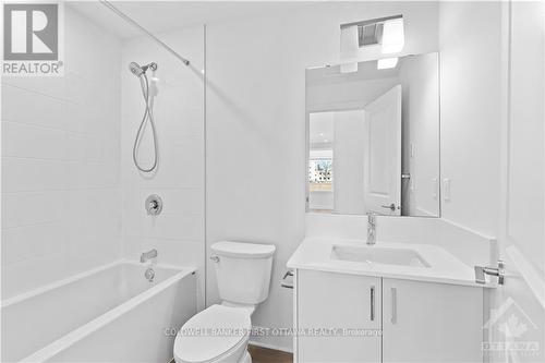 103 - 611 Wanaki Road, Ottawa, ON - Indoor Photo Showing Bathroom