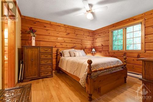 Main floor primary suite - 1102 Ebbs Bay Road, Carleton Place, ON - Indoor Photo Showing Bedroom