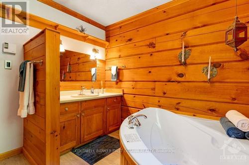 1102 Ebbs Bay Road, Drummond/North Elmsley, ON - Indoor Photo Showing Bathroom