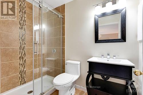 5525 Pettapiece Crescent, Ottawa, ON - Indoor Photo Showing Bathroom