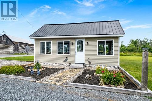 Enclosed three-season gazebo - 2344 Mclachlin Road, Beckwith (910 - Beckwith Twp), ON - Outdoor