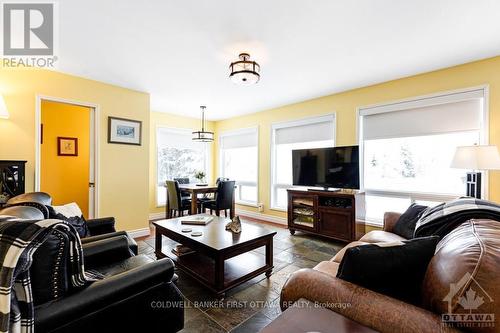 2344 Mclachlin Road, Beckwith, ON - Indoor Photo Showing Living Room