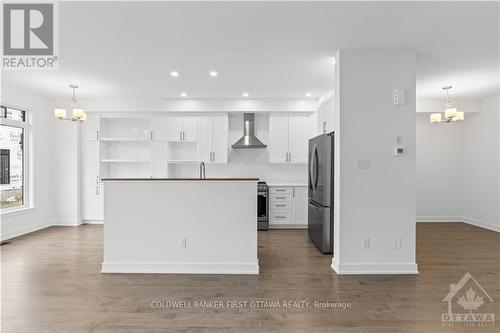 519 Corretto Place, Ottawa, ON - Indoor Photo Showing Kitchen