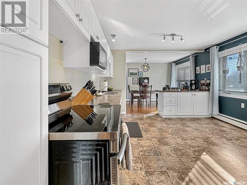 614 Godkin Avenue, Balcarres, SK - Indoor Photo Showing Kitchen