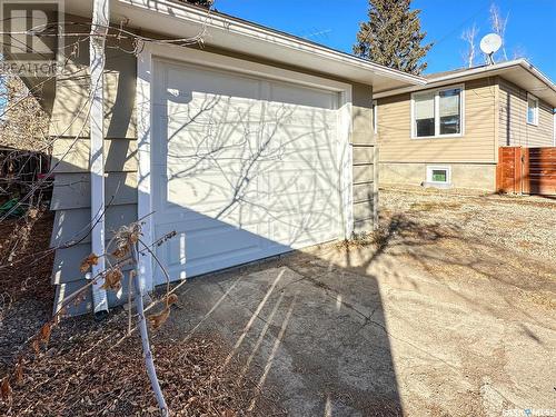 614 Godkin Avenue, Balcarres, SK - Outdoor