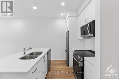 207 - 655 Wanaki Road, Ottawa, ON - Indoor Photo Showing Kitchen With Double Sink