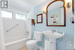 Second floor 4-piece bathroom - 