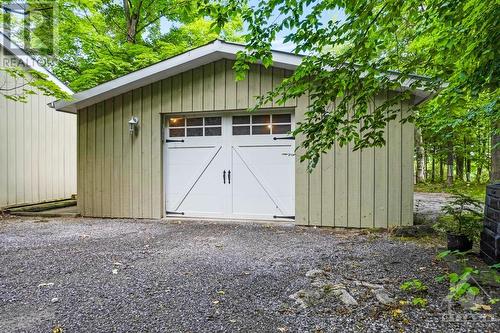 Attached garage with workshop - 150 Dewolfe Street, Ottawa, ON - Outdoor