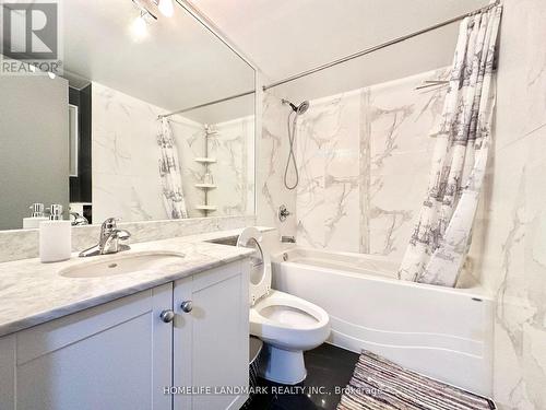 2709 - 210 Victoria Street, Toronto, ON - Indoor Photo Showing Bathroom