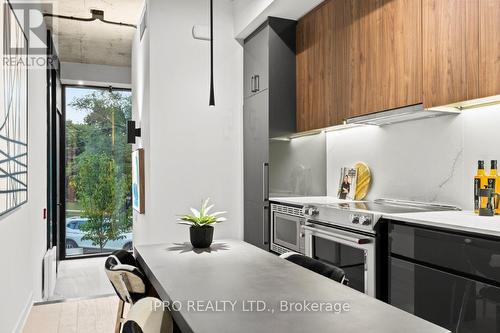 25 - 12 Dervock Crescent, Toronto, ON - Indoor Photo Showing Kitchen