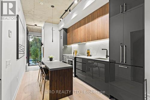 25 - 12 Dervock Crescent, Toronto, ON - Indoor Photo Showing Kitchen