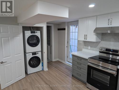 8 Maplewood Drive, Whitby, ON - Indoor Photo Showing Laundry Room