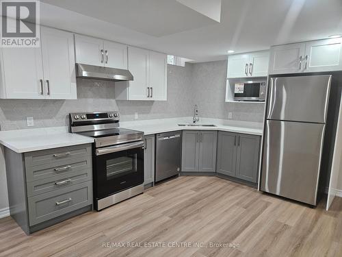 8 Maplewood Drive, Whitby, ON - Indoor Photo Showing Kitchen With Stainless Steel Kitchen With Upgraded Kitchen