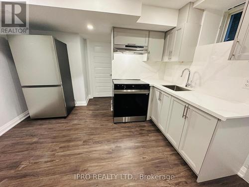 79 Barkerville Drive, Whitby, ON - Indoor Photo Showing Kitchen