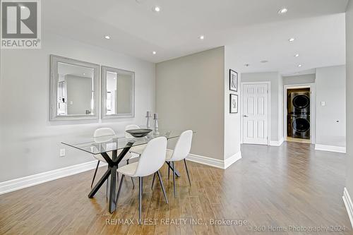 1705 - 7420 Bathurst Street, Vaughan, ON - Indoor Photo Showing Dining Room