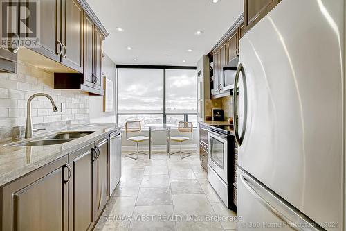 1705 - 7420 Bathurst Street, Vaughan, ON - Indoor Photo Showing Kitchen With Double Sink With Upgraded Kitchen