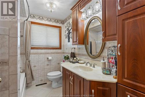 9170 Broderick, Lasalle, ON - Indoor Photo Showing Bathroom