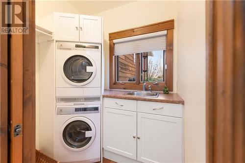 787 Brooks Corner Road, Perth, ON - Indoor Photo Showing Laundry Room