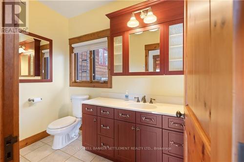 787 Brooks Corner Road, Tay Valley, ON - Indoor Photo Showing Bathroom