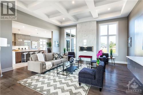 2315 Kilchurn Terrace, Ottawa, ON - Indoor Photo Showing Living Room