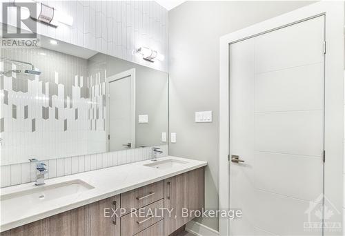 2315 Kilchurn Terrace, Ottawa, ON - Indoor Photo Showing Bathroom