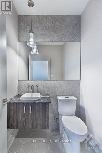 2315 Kilchurn Terrace, Ottawa, ON - Indoor Photo Showing Bathroom